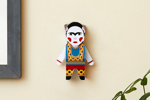 Artist paper dolls - build your own paper models.